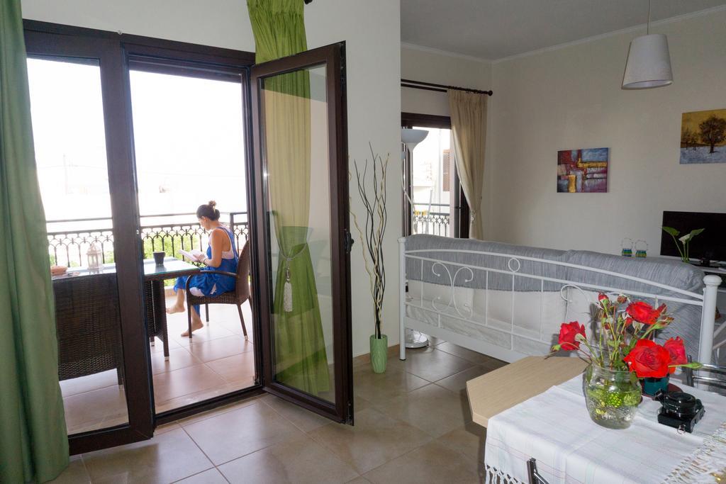 Porfyra'S Island Apartment Makrýgialos Екстериор снимка