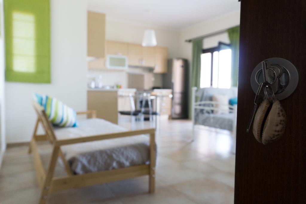 Porfyra'S Island Apartment Makrýgialos Екстериор снимка